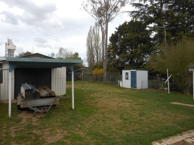 8 Calabash St, Young NSW 2594