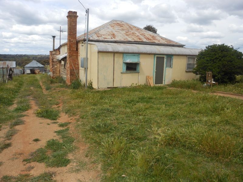 276 Henry Lawson Way, Young NSW 2594