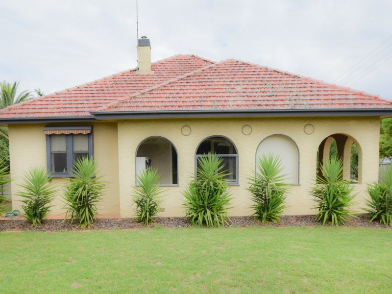 23 Elizabeth Street, Young NSW 2594