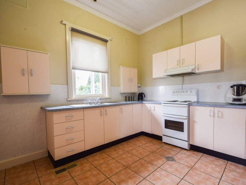 23 Elizabeth Street, Young NSW 2594