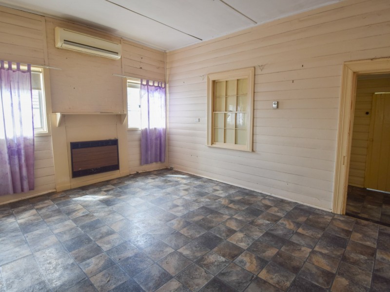 56 Caple Street, Young NSW 2594