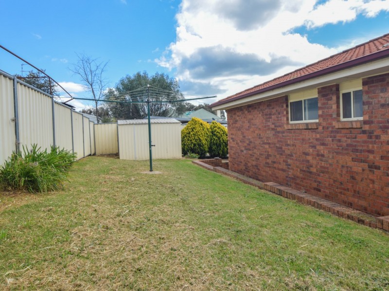 56 Caple Street, Young NSW 2594