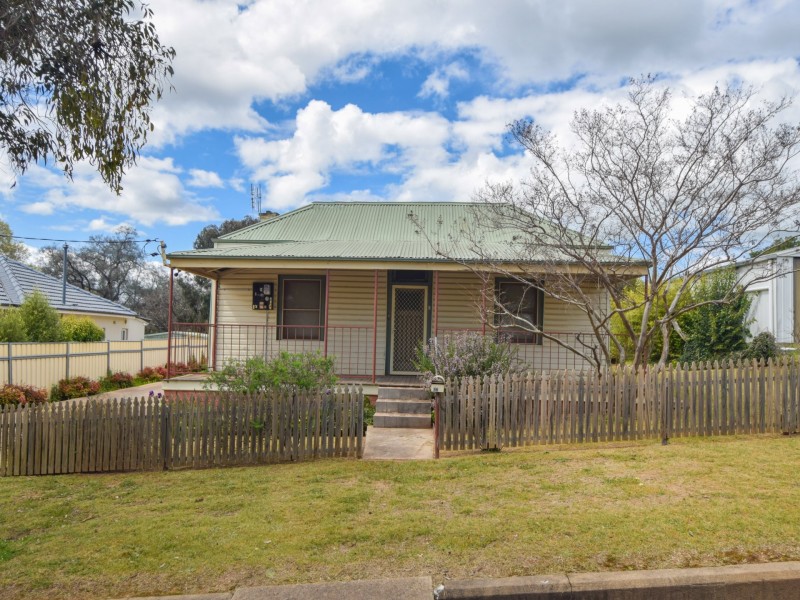 56 Caple Street, Young NSW 2594