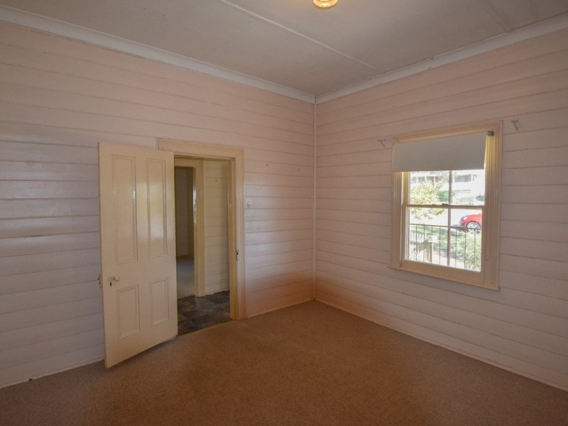 56 Caple Street, Young NSW 2594