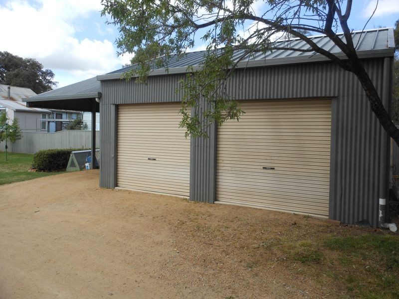 23 Caple Street, Young NSW 2594
