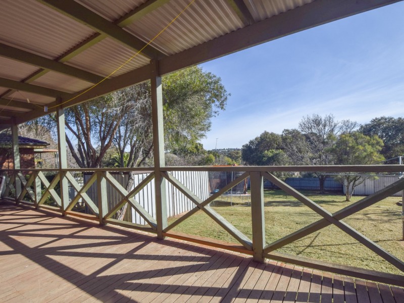 13 Milong Street, Young NSW 2594