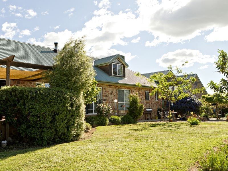 132 Belmore Rd, Young NSW 2594