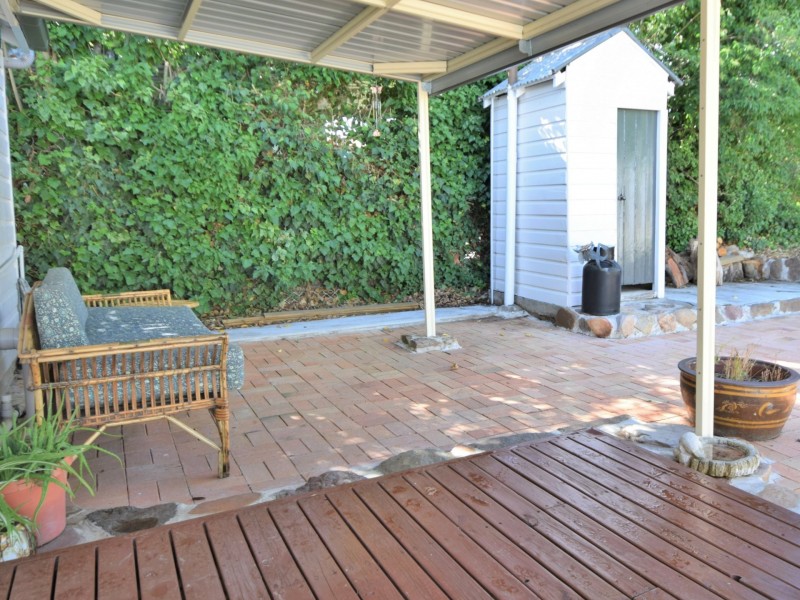 69 Brock Street, Young NSW 2594