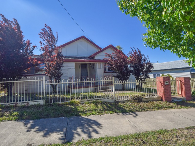 20 Elizabeth Street, Young NSW 2594