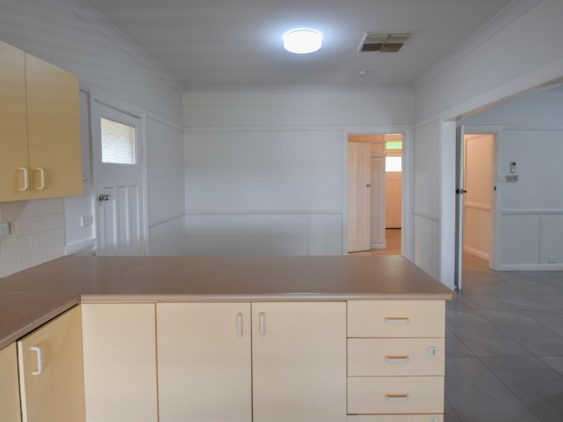 20 Elizabeth Street, Young NSW 2594