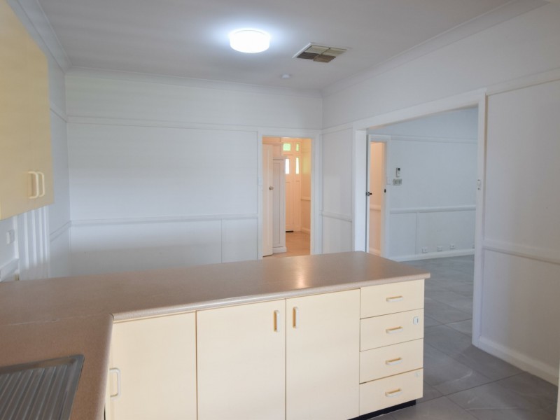 20 Elizabeth Street, Young NSW 2594