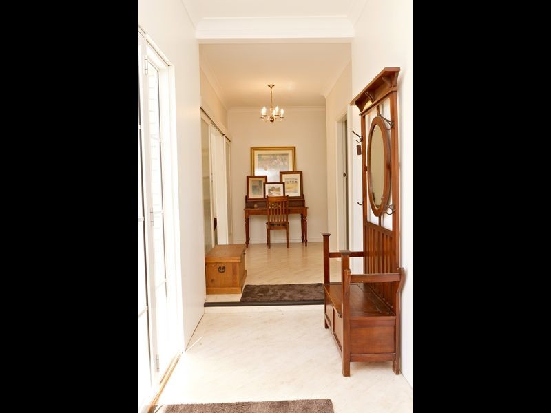 10 Normoyle Cresent, Young NSW 2594