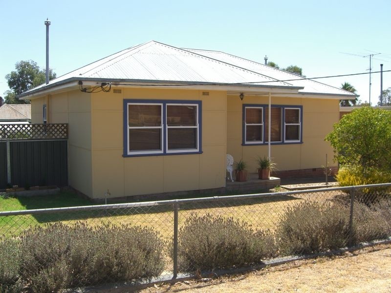 9 Spring Street, Young NSW 2594