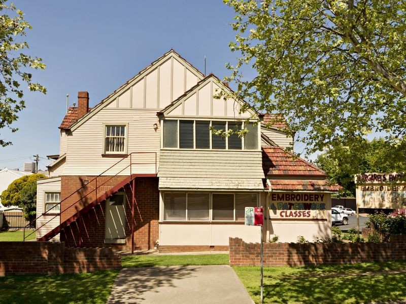 30 Clarke Street, Young NSW 2594