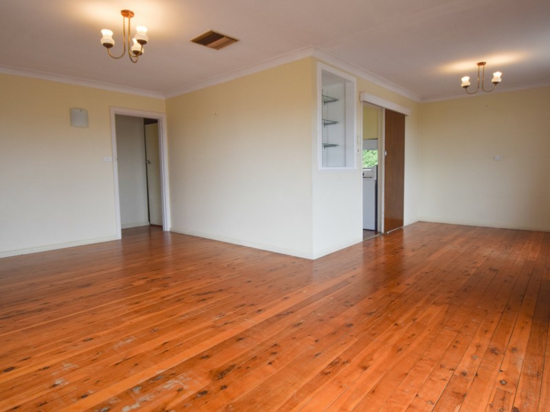 19 Fontenoy Street, Young NSW 2594