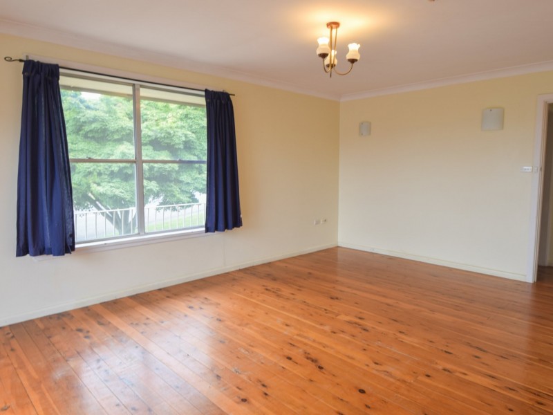 19 Fontenoy Street, Young NSW 2594