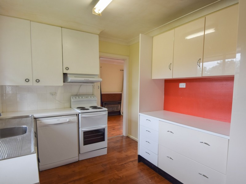 19 Fontenoy Street, Young NSW 2594