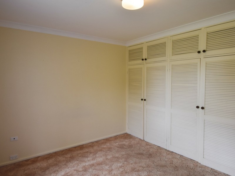 19 Fontenoy Street, Young NSW 2594