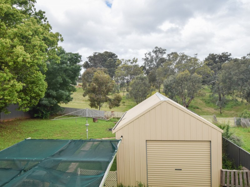 19 Fontenoy Street, Young NSW 2594