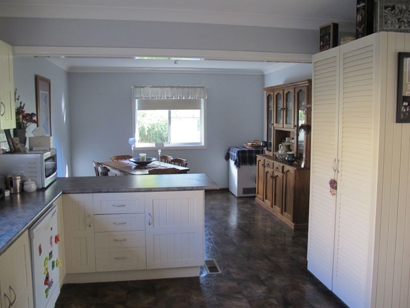 45 Fontenoy Street, Young NSW 2594