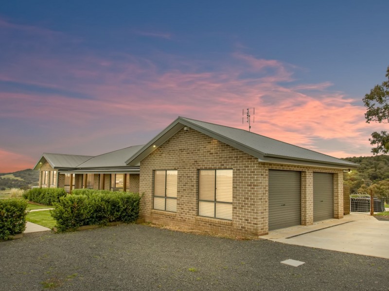 30 Dananbilla Drive, Young NSW 2594
