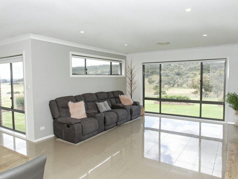 30 Dananbilla Drive, Young NSW 2594