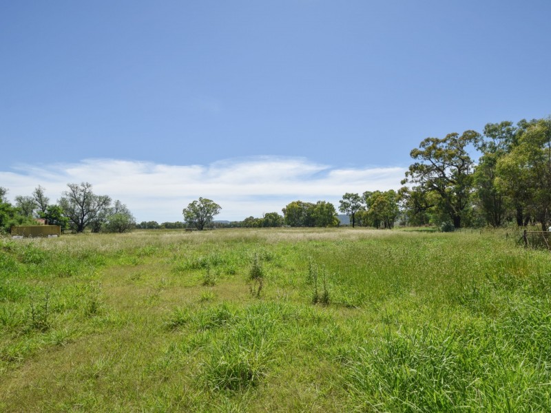 2605 Olympic Highway North, Young NSW 2594