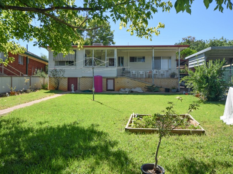 3 Milong Street, Young NSW 2594