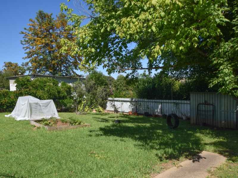 3 Milong Street, Young NSW 2594
