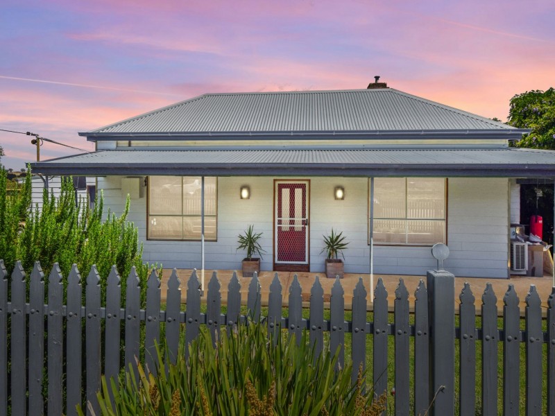 31 Templemore Street, Young NSW 2594