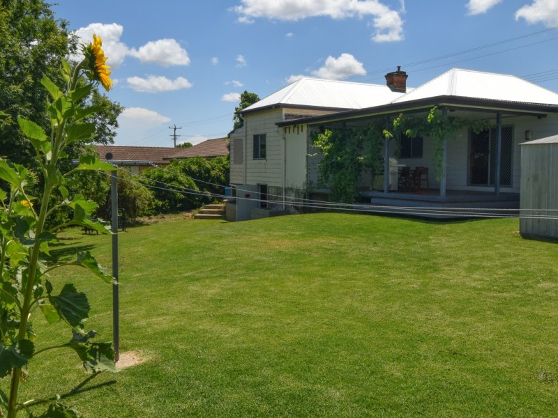 31 Templemore Street, Young NSW 2594