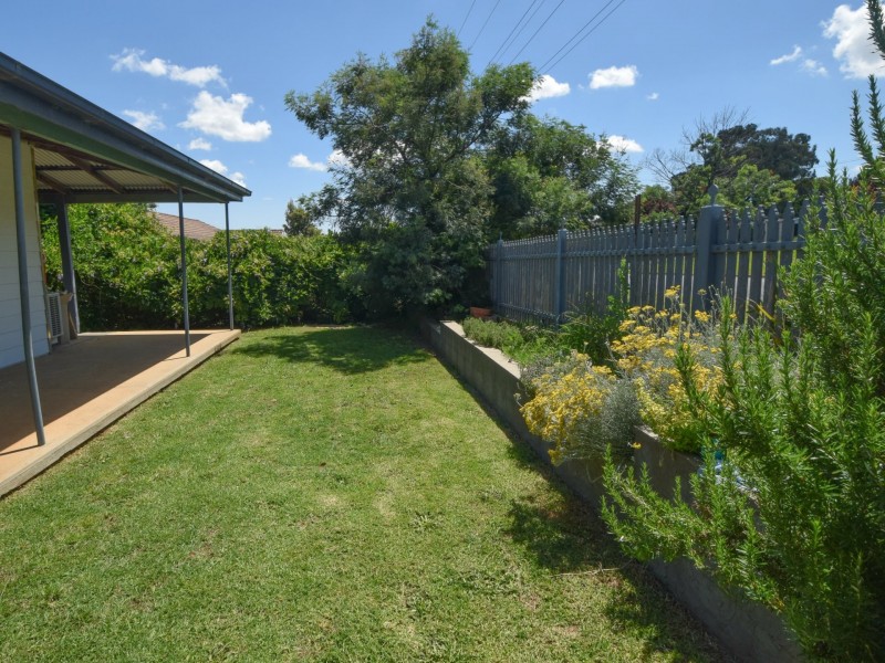 31 Templemore Street, Young NSW 2594