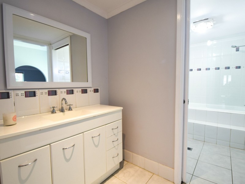 31 Templemore Street, Young NSW 2594