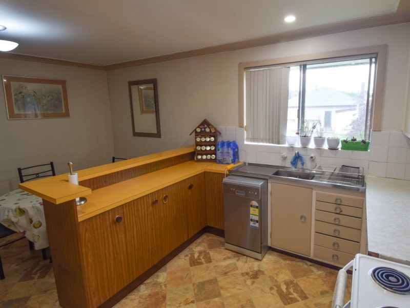 52 Brock Street, Young NSW 2594