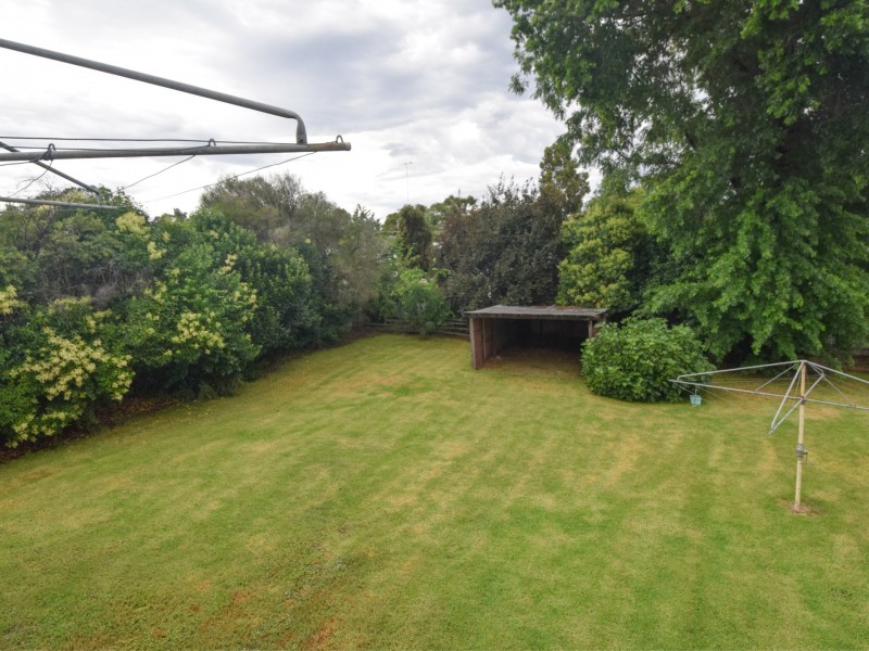 52 Brock Street, Young NSW 2594