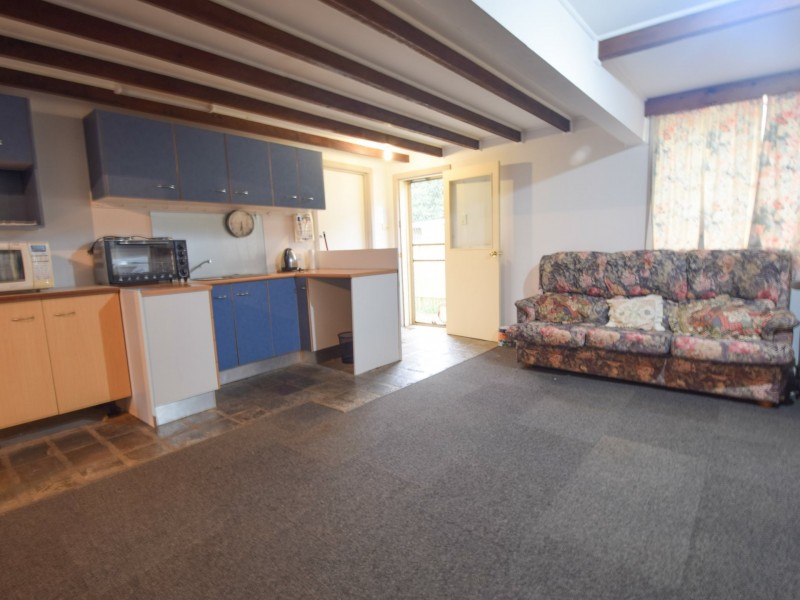 52 Brock Street, Young NSW 2594