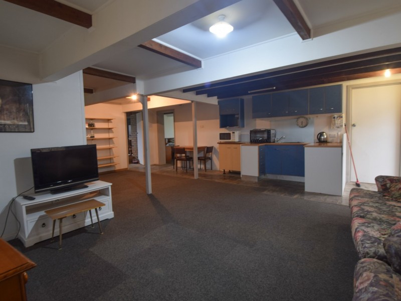 52 Brock Street, Young NSW 2594