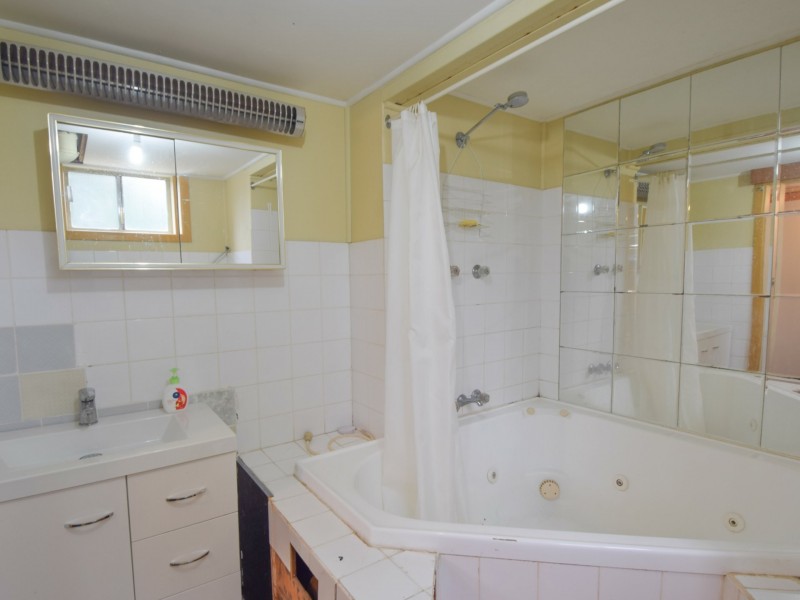 52 Brock Street, Young NSW 2594