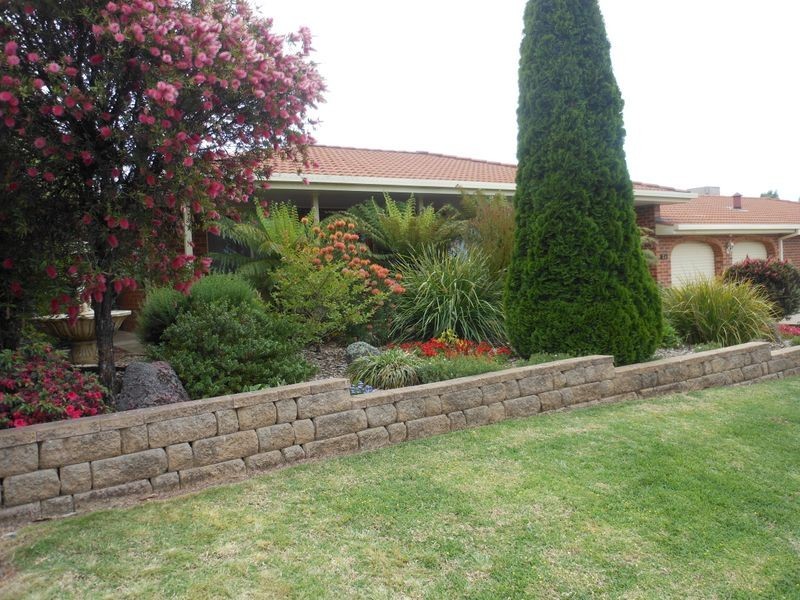 2A Jim Anderson Avenue, Young NSW 2594