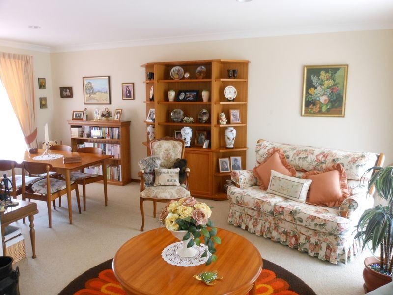 2A Jim Anderson Avenue, Young NSW 2594