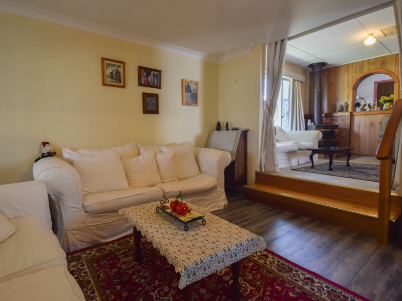 28 Murringo Street, Young NSW 2594