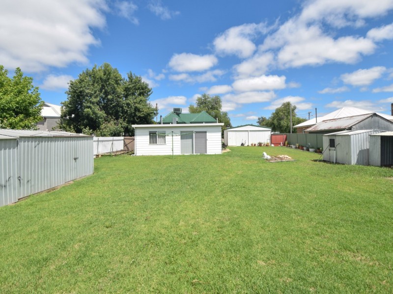 28 Murringo Street, Young NSW 2594