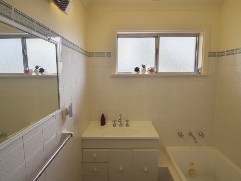 7 Watson Street, Young NSW 2594