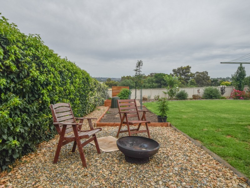 7 Watson Street, Young NSW 2594