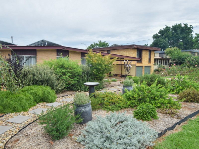 7 Watson Street, Young NSW 2594