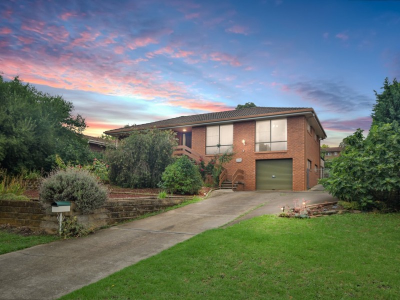 7 Keevil Drive, Young NSW 2594