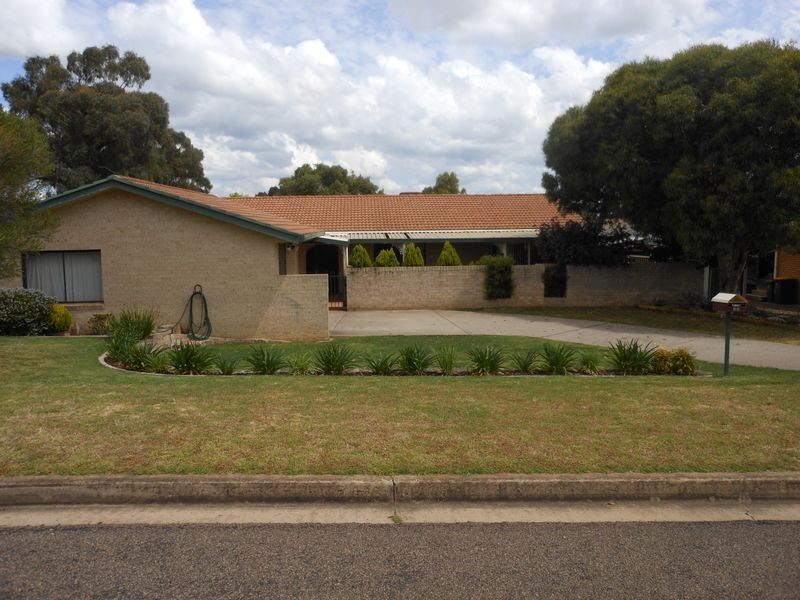 82 Orchard Street, Young NSW 2594