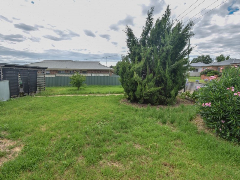 11 Miro Street, Young NSW 2594