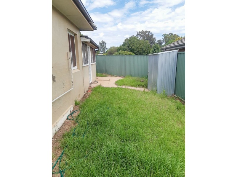 11 Miro Street, Young NSW 2594