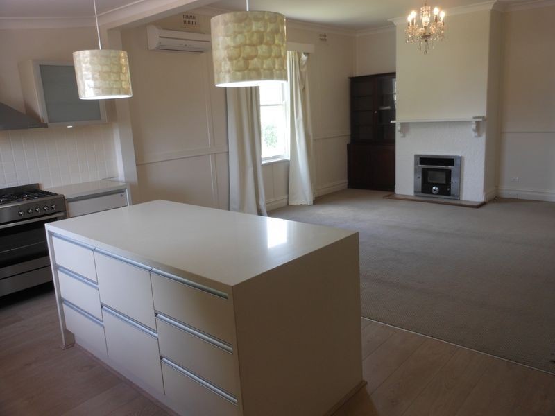 50 Wombat St, Young NSW 2594